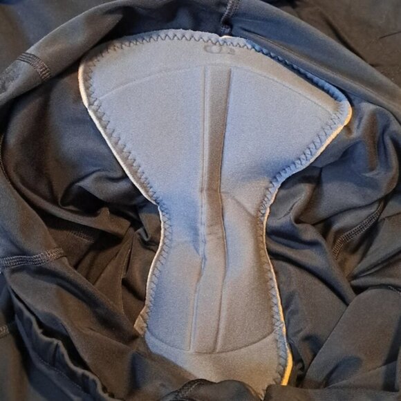 Pearl Izumi Select womens size XL padded cycling shorts, black leg grippers, EUC - Picture 7 of 7